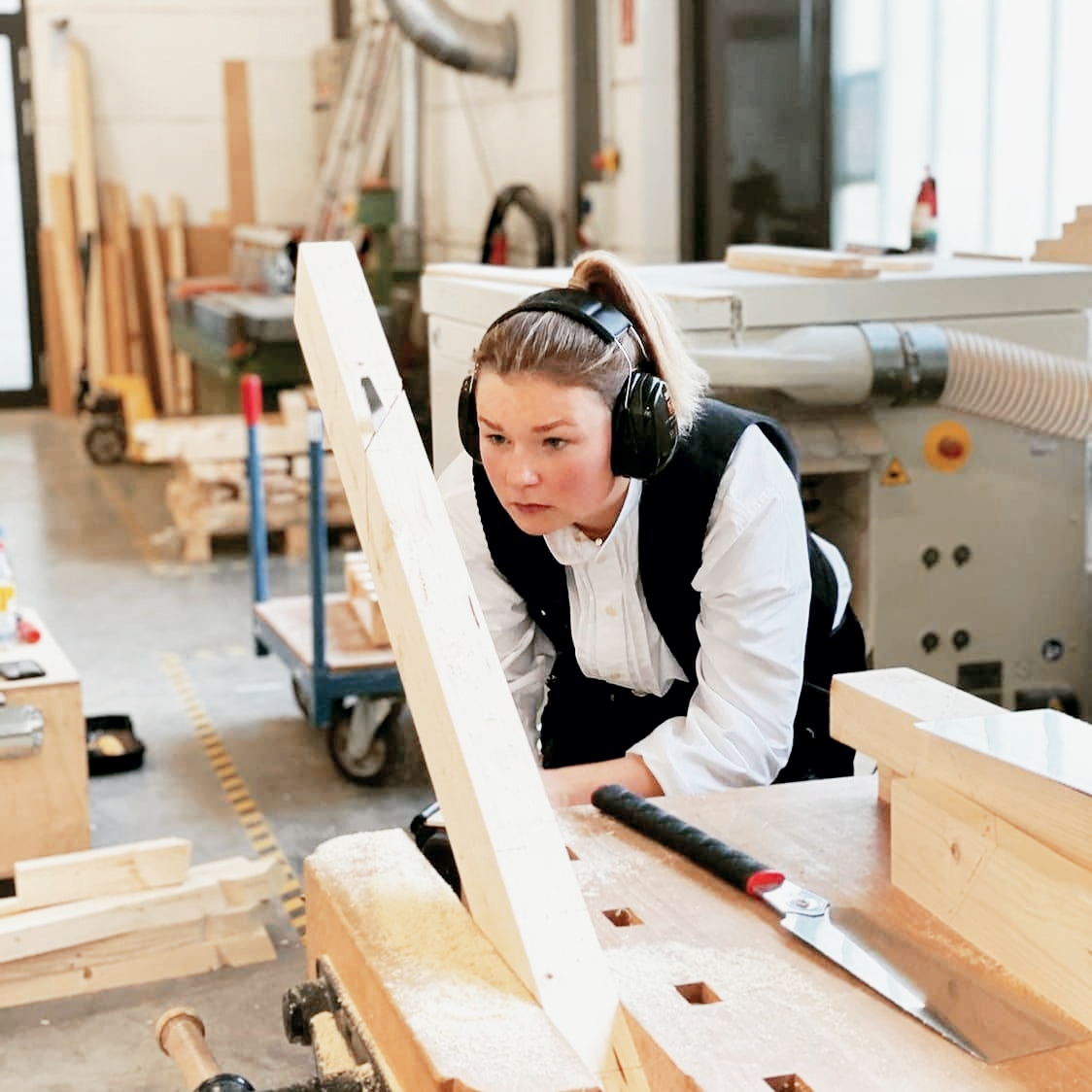 Frauen im Handwerk: Zimmerin Cecilia Schowwe