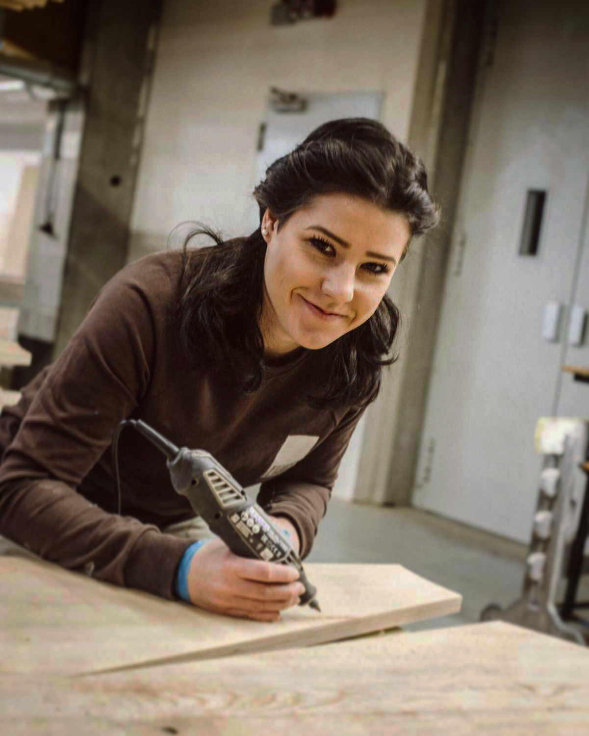 Frauen im Handwerk: Auszubildende Schreinerin Leah Stefan