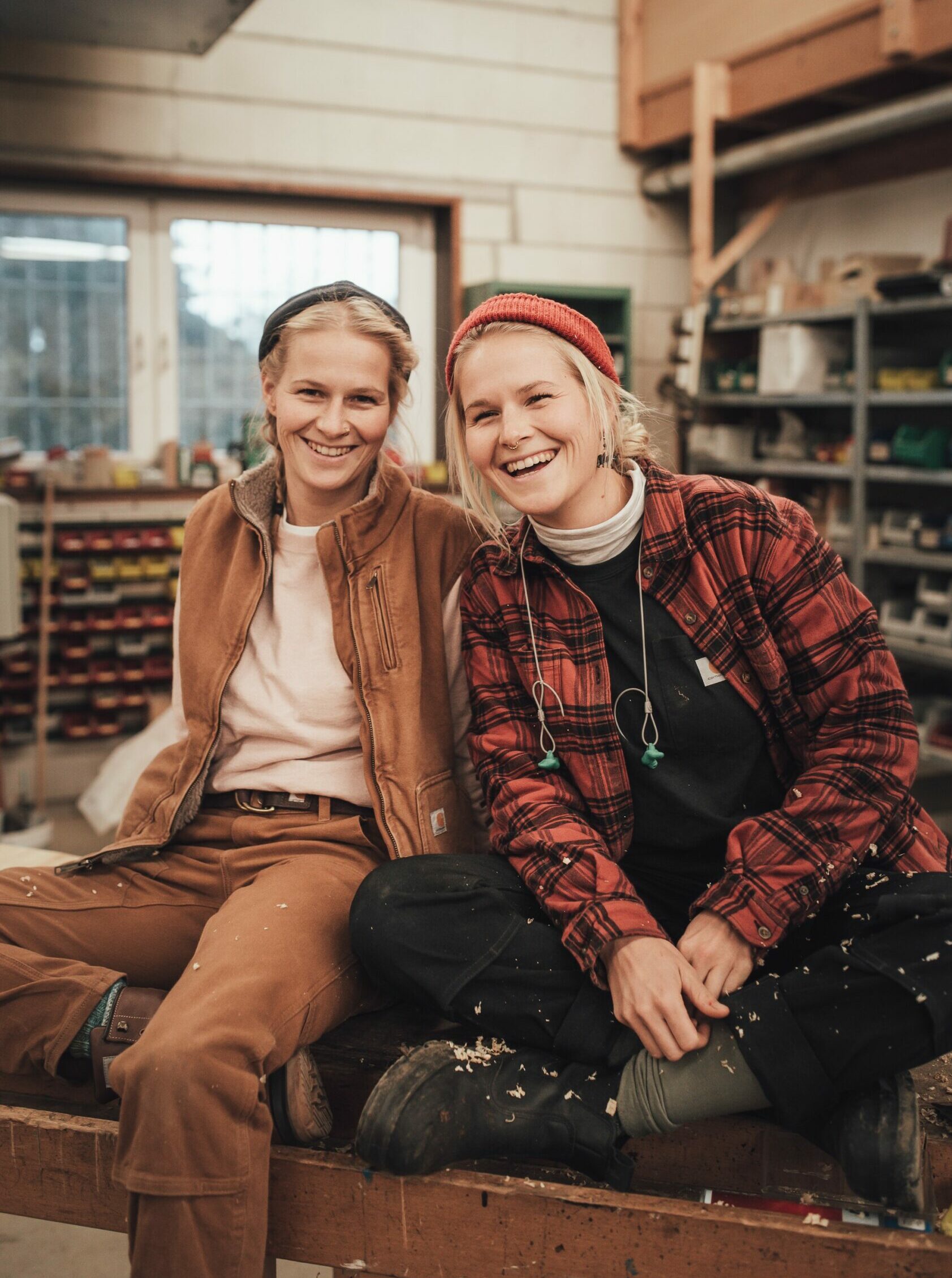 Frauen im Handwerk: Die Tischlerinnen Sarah & Wanda Seegers